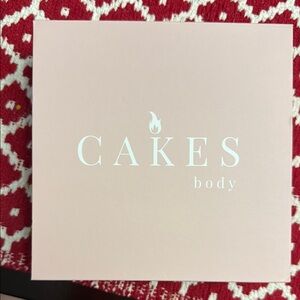 **NWT** CAKESbody grippy cakes circles in size Plus in color Honey